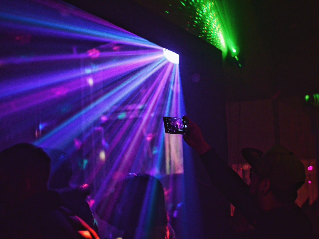 music festival with the music of the 90s with c-block, technotronic and snap