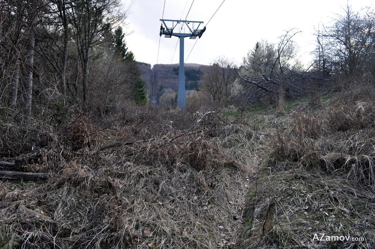 the trail under the simeonovo lift
