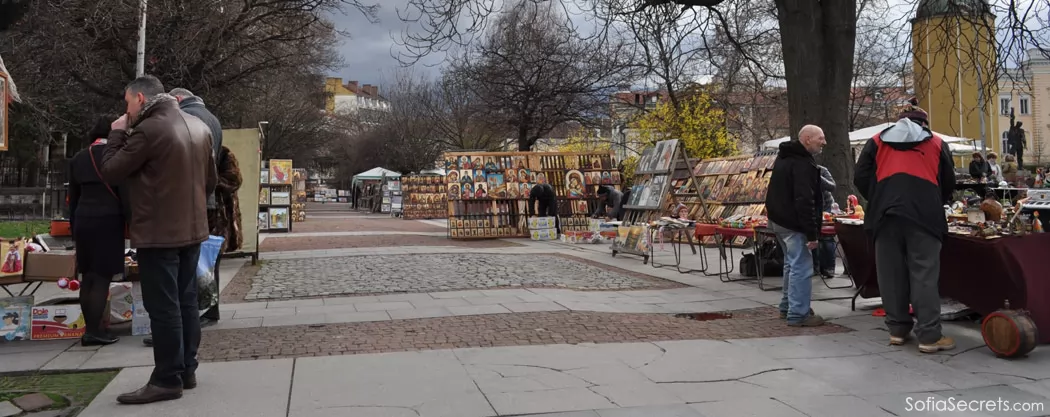 the flea market near al. nevski
